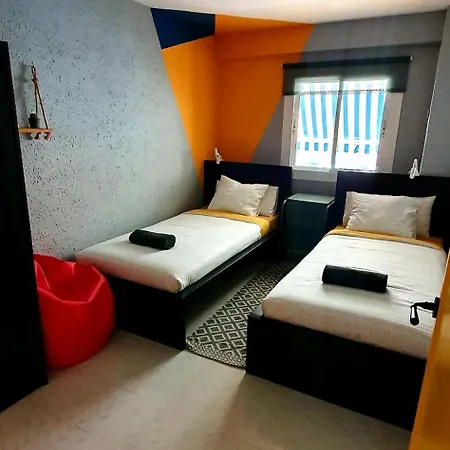 Freshly Renovated Cosy Bright And Spacious